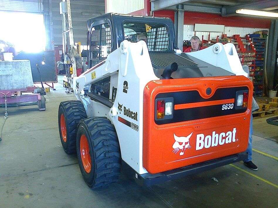 New BOBCAT S630 skid steer - Photo 18