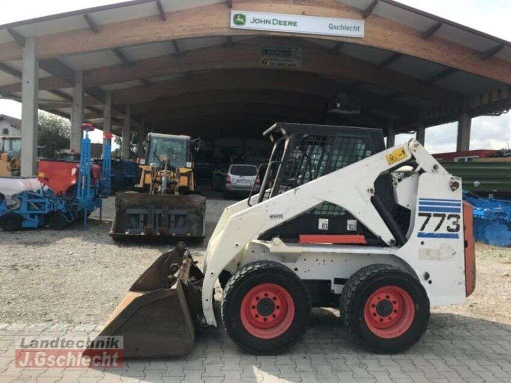 BOBCAT 773 skid steer