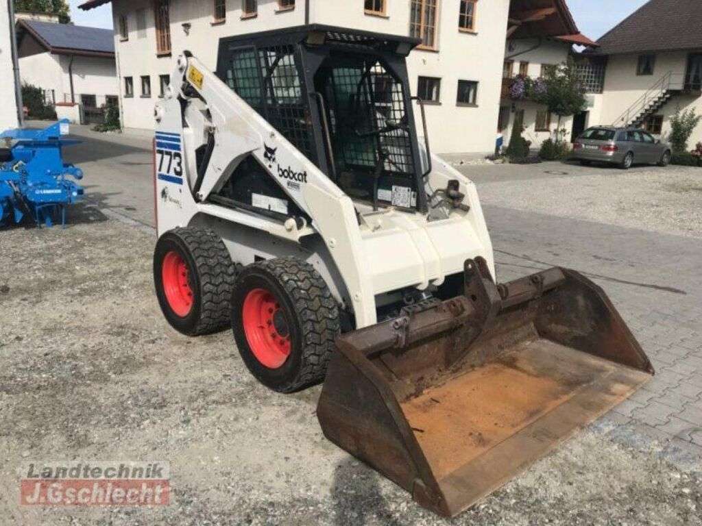 BOBCAT 773 skid steer - Photo 8