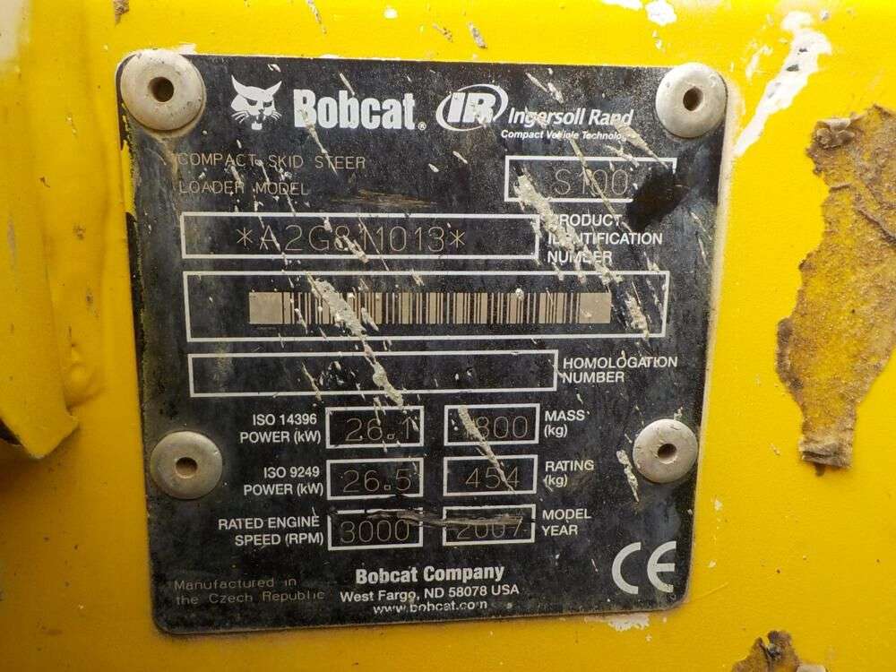 BOBCAT S100 skid steer for sale by auction - Photo 14