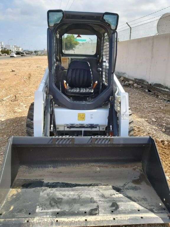 BOBCAT S450 skid steer for sale by auction - Photo 4