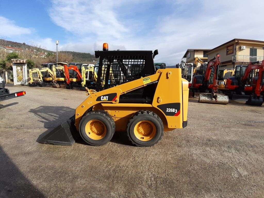 CATERPILLAR 226B3 skid steer - Photo 12