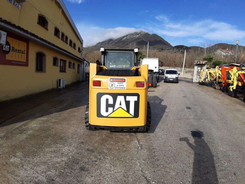 CATERPILLAR 226B3 skid steer - Photo 17