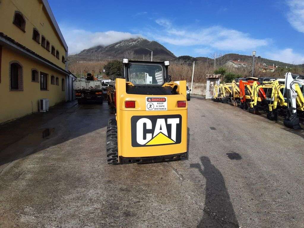 CATERPILLAR 226B3 skid steer - Photo 18