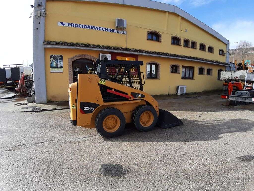 CATERPILLAR 226B3 skid steer - Photo 24