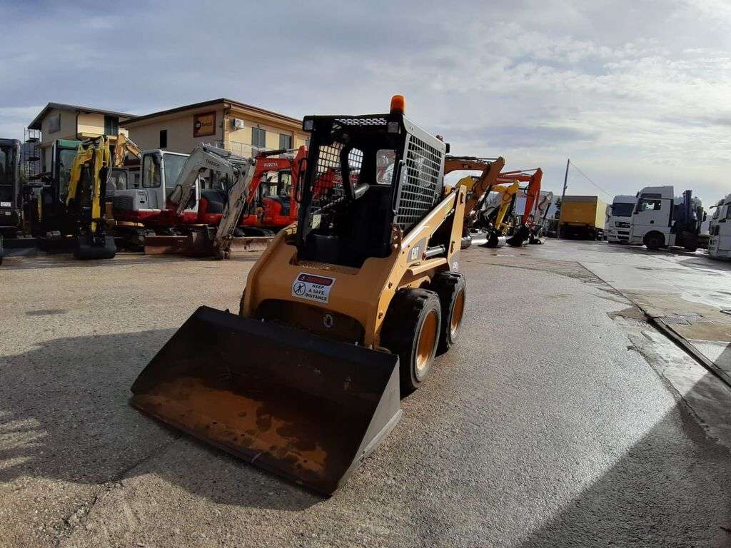 CATERPILLAR 226B3 skid steer - Photo 5