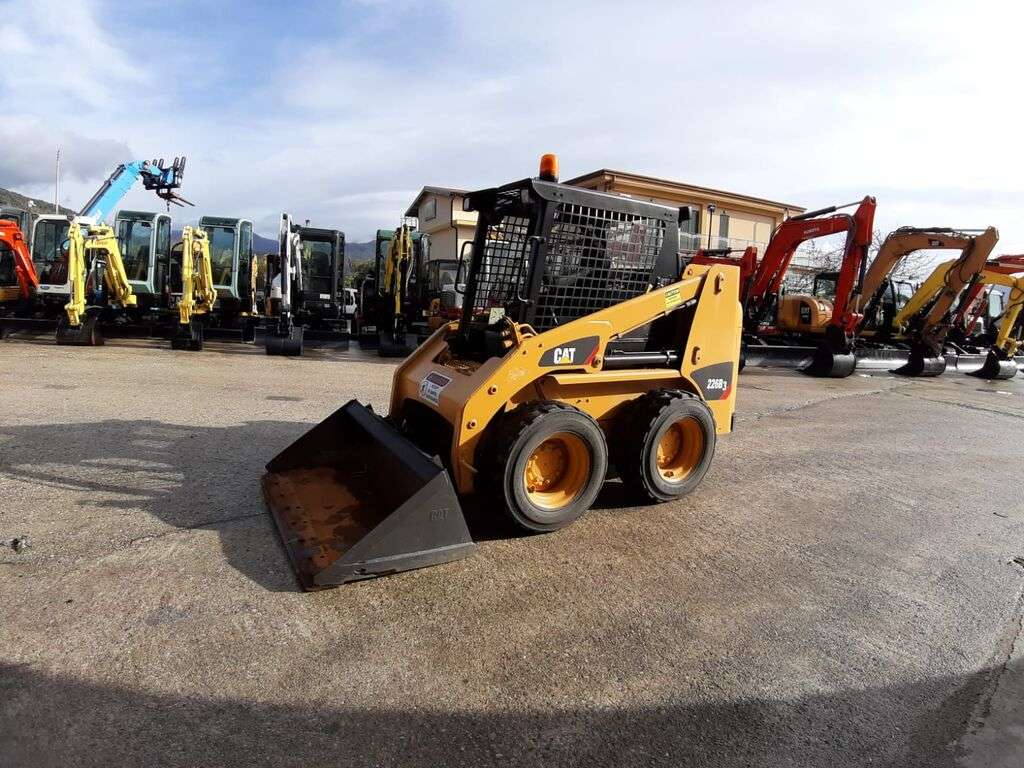 CATERPILLAR 226B3 skid steer - Photo 6