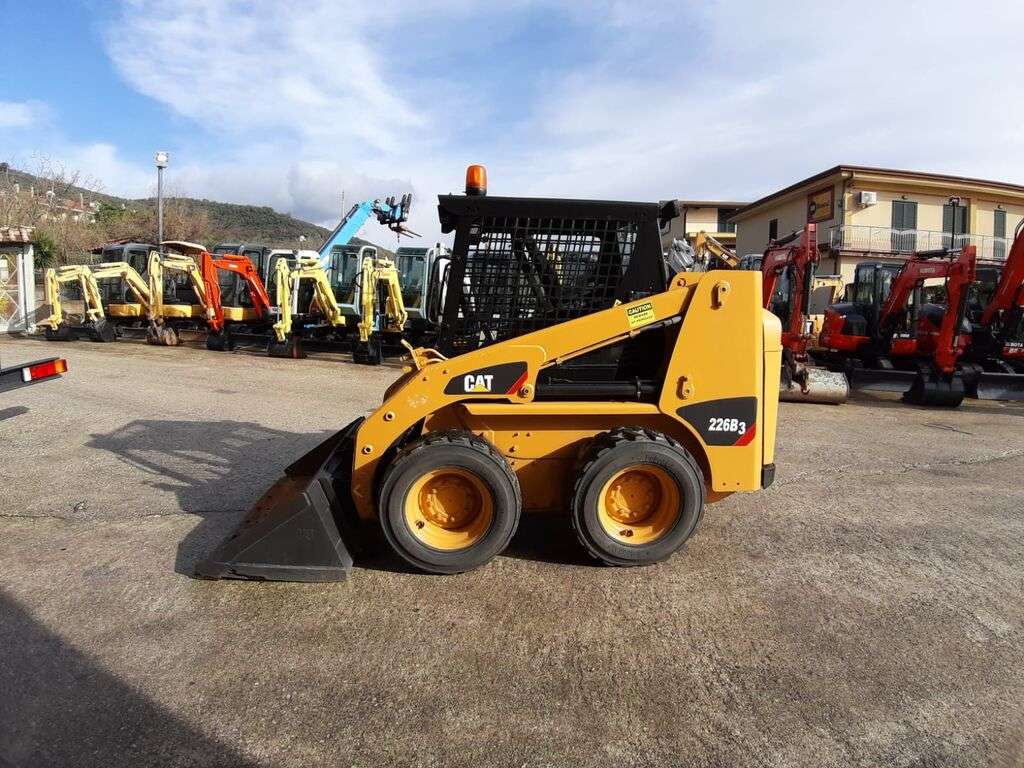 CATERPILLAR 226B3 skid steer - Photo 9